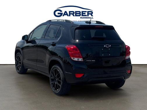 Mosaic Black Metallic 2022 Chevrolet Trax LT