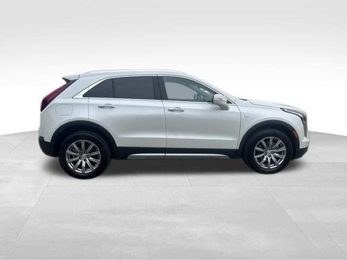 2022 Cadillac XT4 Premium Luxury