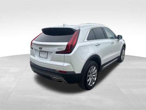 2022 Cadillac XT4 Premium Luxury