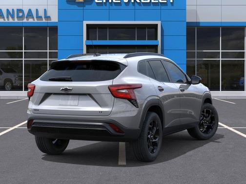Sterling Gray Metallic 2026 Chevrolet Trax LT
