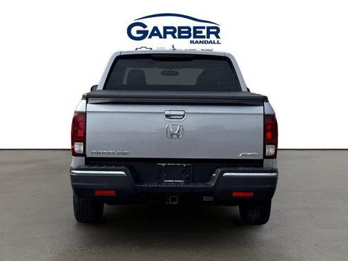 Lunar Silver Metallic 2017 Honda Ridgeline RTL