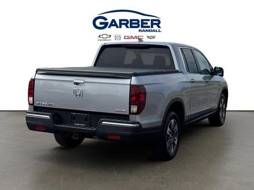 Lunar Silver Metallic 2017 Honda Ridgeline RTL
