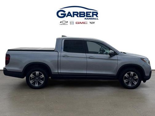 Lunar Silver Metallic 2017 Honda Ridgeline RTL
