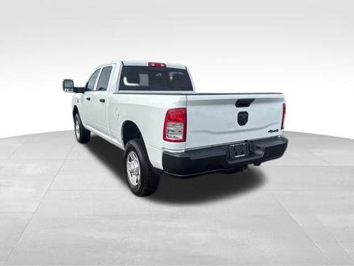 2024 RAM 2500 Tradesman Crew Cab 4x4 6'4' Box