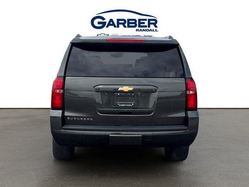 Deepwood Green Metallic 2019 Chevrolet Suburban LT