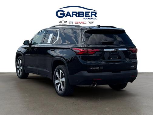 Mosaic Black Metallic 2023 Chevrolet Traverse LT Leather