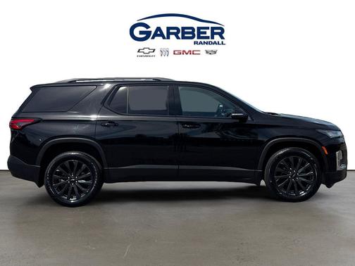 Mosaic Black Metallic 2023 Chevrolet Traverse RS