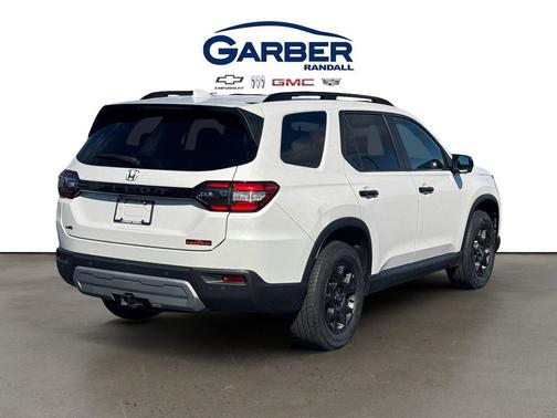Platinum White Pearl 2023 Honda Pilot AWD TrailSport