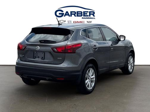 Gun Metallic 2018 Nissan Rogue Sport S