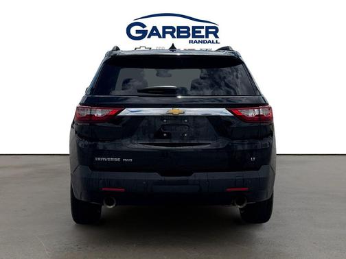 Mosaic Black Metallic 2019 Chevrolet Traverse LT Cloth