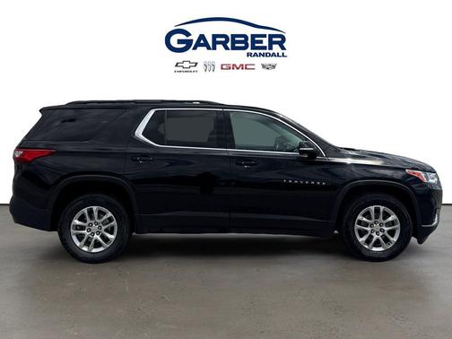 Mosaic Black Metallic 2019 Chevrolet Traverse LT Cloth