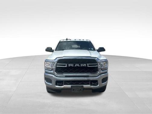 2022 RAM 2500 Tradesman Crew Cab 4x4 8' Box