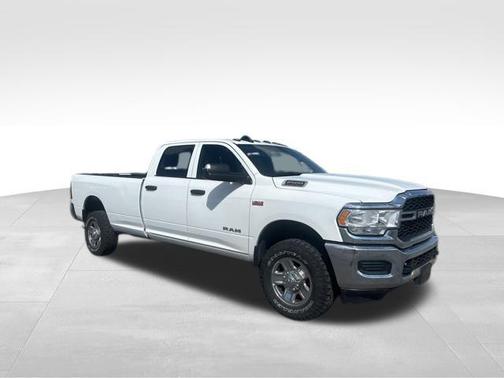 2022 RAM 2500 Tradesman Crew Cab 4x4 8' Box