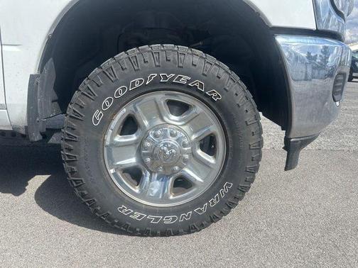 2022 RAM 2500 Tradesman Crew Cab 4x4 8' Box