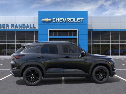 Mosaic Black Metallic 2026 Chevrolet Trailblazer LT