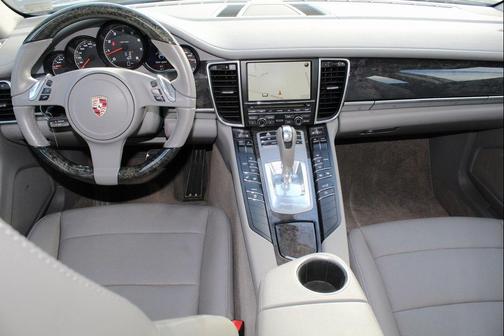 2011 Porsche Panamera 4