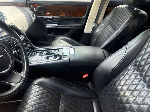 Yulong White Metallic 2018 Jaguar XJ XJL Portfolio