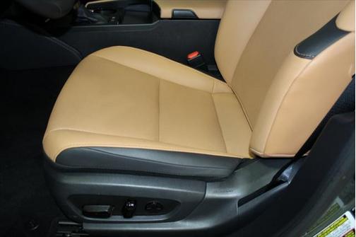 2025 Lexus ES 300h Base