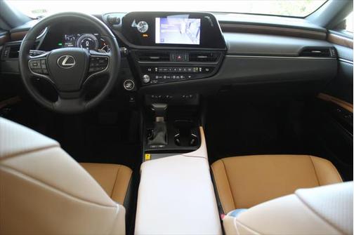 2025 Lexus ES 300h Base
