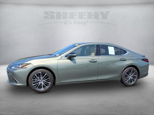 2025 Lexus ES 300h Base