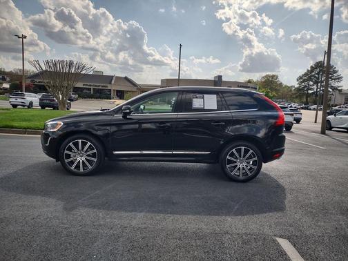 Onyx Black Metallic 2017 Volvo XC60 T6 Inscription
