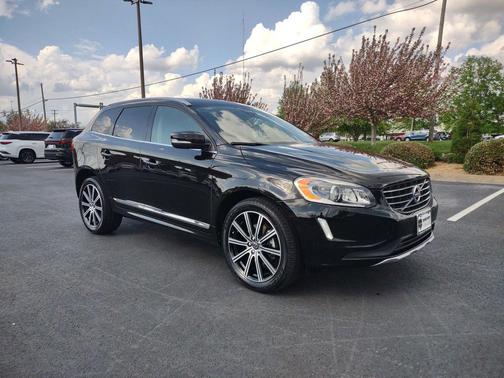 Onyx Black Metallic 2017 Volvo XC60 T6 Inscription