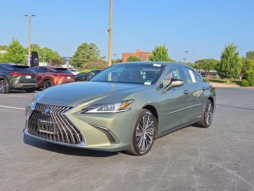 Sunlit Green 2022 Lexus ES 300h Base