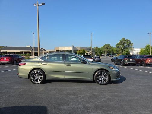 Sunlit Green 2022 Lexus ES 300h Base