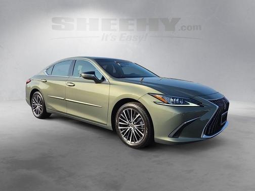 Sunlit Green 2022 Lexus ES 300h Base