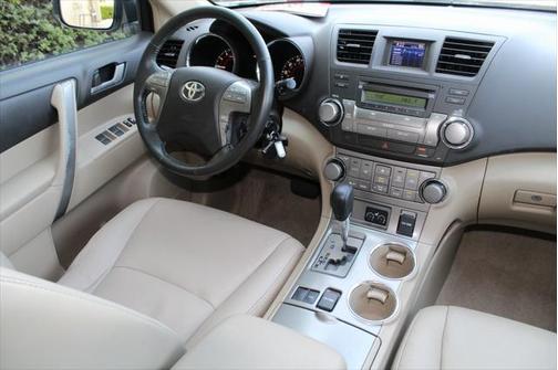 2010 Toyota Highlander SE