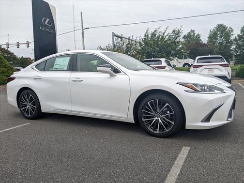 2025 Lexus ES 300h Base