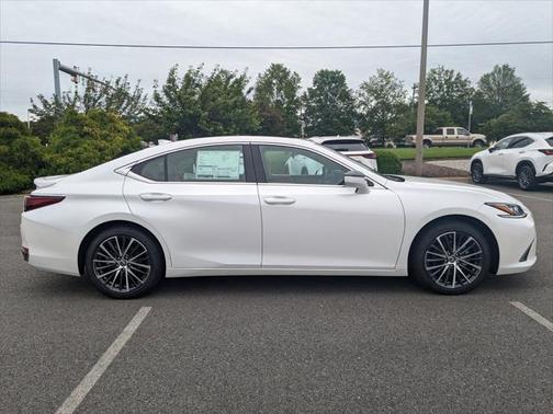 2025 Lexus ES 300h Base