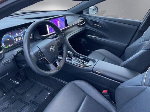 Bronze Age 2025 Toyota Crown Signia XLE