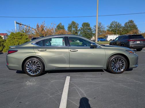 2025 Lexus ES 350 Ultra Luxury