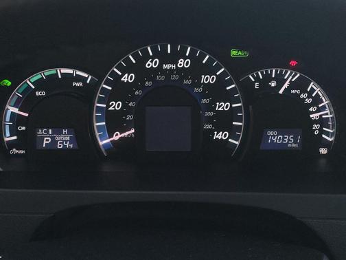 Super White 2012 Toyota Camry Hybrid XLE