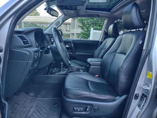 Classic Silver Metallic 2016 Toyota 4Runner Trail Premium