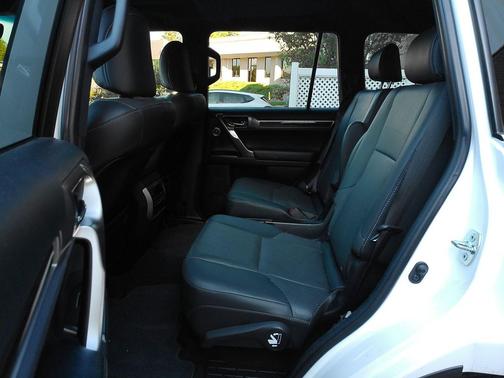 White Pearl 2023 Lexus GX 460 Luxury