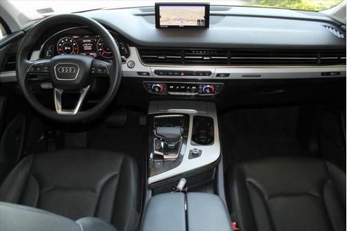 2019 Audi Q7 45 Premium Plus