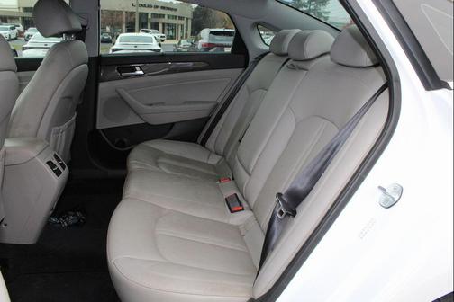 2018 Hyundai SONATA Hybrid Limited