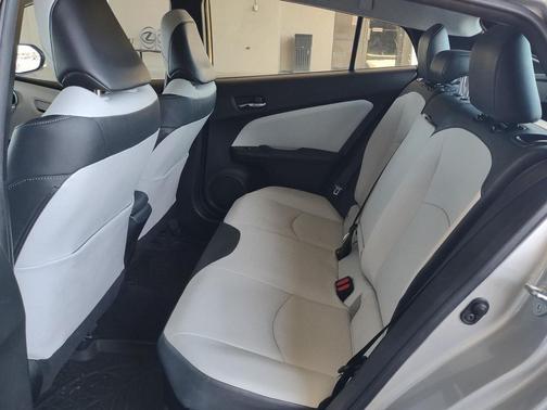 2016 Toyota Prius Four