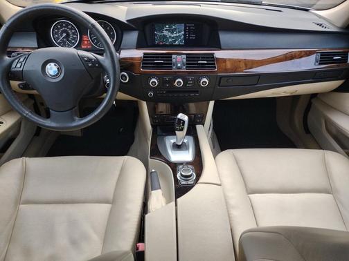 2010 BMW 528 xDrive