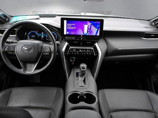 Coastal Gray Metallic 2023 Toyota Venza Limited