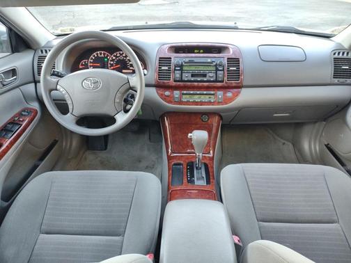 2005 Toyota Camry XLE