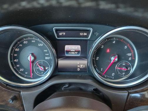Black 2016 Mercedes-Benz GLE-Class GLE 300d 4MATIC