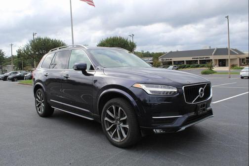 2017 Volvo XC90 T6 Momentum
