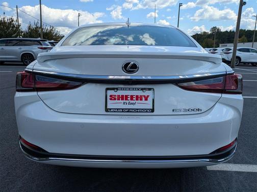 2025 Lexus ES 300h Base