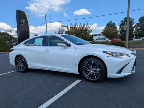2025 Lexus ES 300h Base