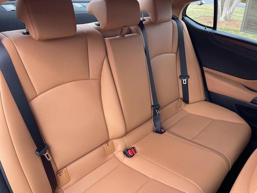 2023 Lexus ES 350 Base