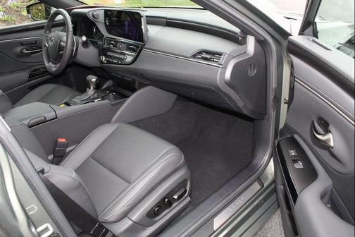 2025 Lexus ES 350 Base