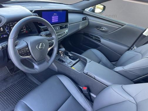 2025 Lexus ES 350 Base